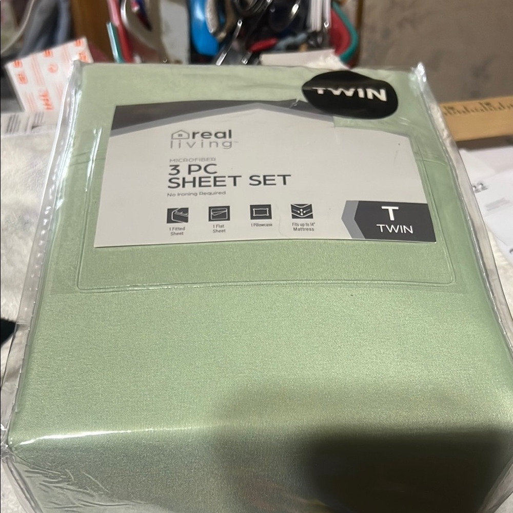 Real Living Twin 3-Piece Sheet Set in Green